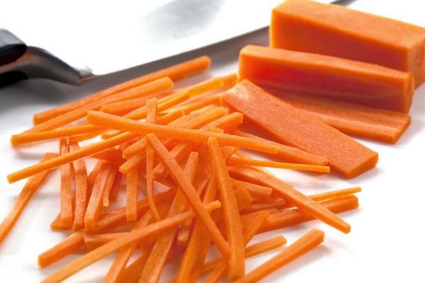 吃胡蘿卜的好處是什么 胡蘿卜一天吃多少好