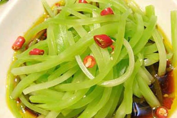 涼拌萵筍用焯水嗎