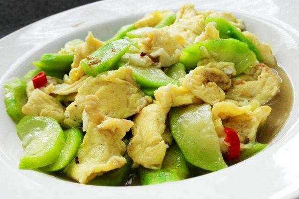 絲瓜炒雞蛋的做法 家常絲瓜炒雞蛋簡單做法