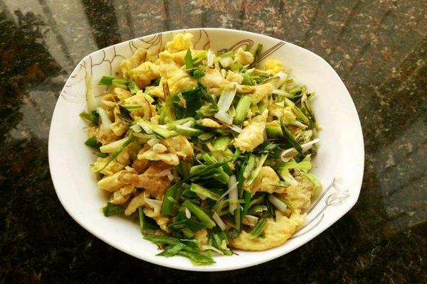 蒜苗炒雞蛋做法大全 家常蒜苗炒雞蛋怎么做