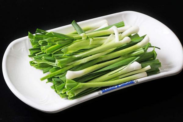 蒜苗什么時候種 蒜苗是什么季節(jié)的蔬菜