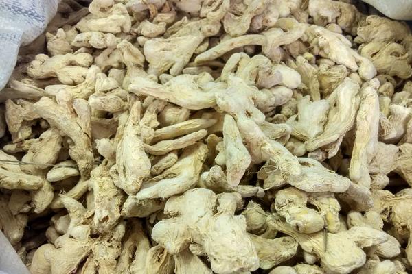 干姜與生姜的區別是什么