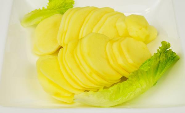 土豆片真的能去黑眼圈嗎 土豆怎么去黑眼圈