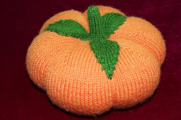 南瓜抱枕的編織方法