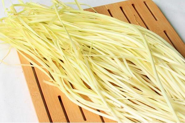韭黃和蒜黃的區別是什么 韭黃的鑒別方法