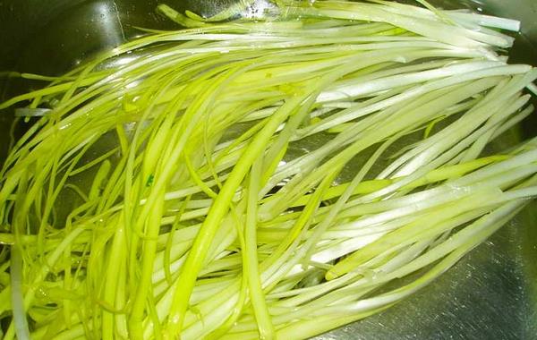 韭黃和蒜黃的區別是什么 韭黃的鑒別方法