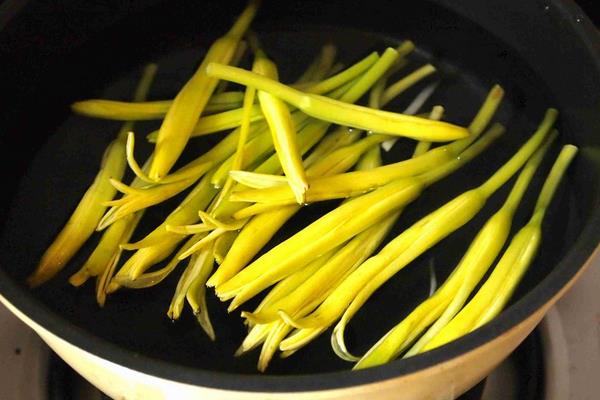 黃花菜有毒嗎 黃花菜的副作用是什么