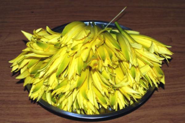 黃花菜的功效與作用及禁忌 黃花菜營養(yǎng)價值