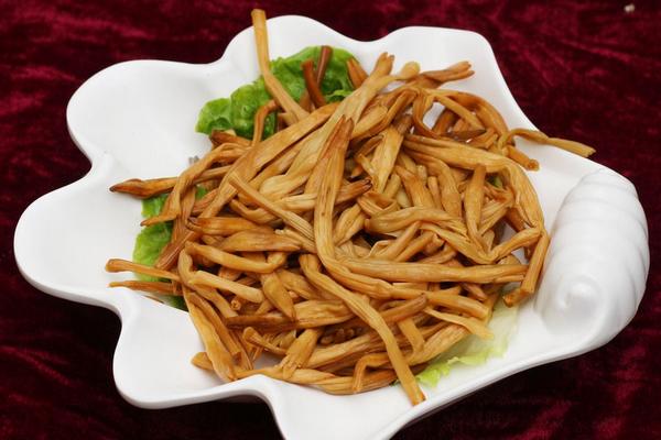 黃花菜都涼了的典故 黃花菜都涼了是什么意思