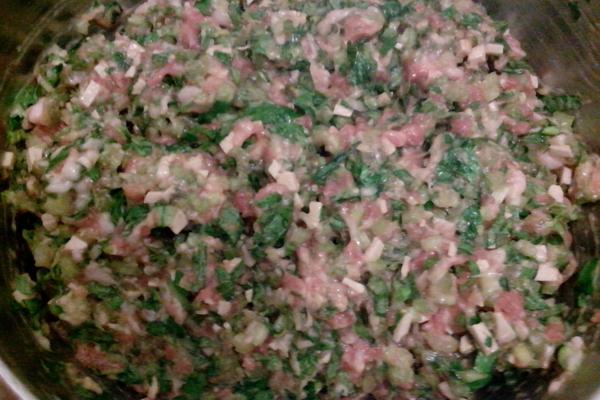 豬肉芹菜餃子餡怎么調