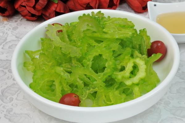 晚上吃苦瓜好嗎 吃苦瓜要注意什么