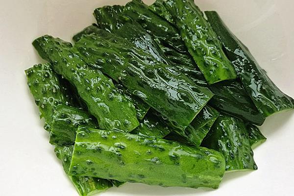 黃瓜皮能做面膜嗎 黃瓜皮的功效作用