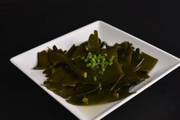 海帶生的可以吃嗎 海帶太咸怎么辦 海帶怎么去鹽