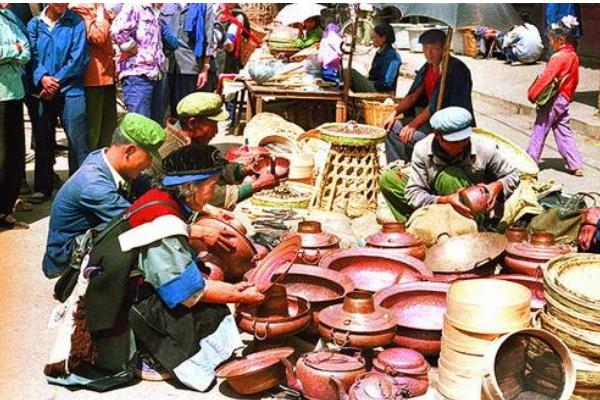 在農(nóng)村集市上擺地攤賣什么好賣又賺錢