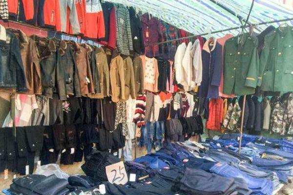 在農(nóng)村集市上擺地攤賣什么好賣又賺錢