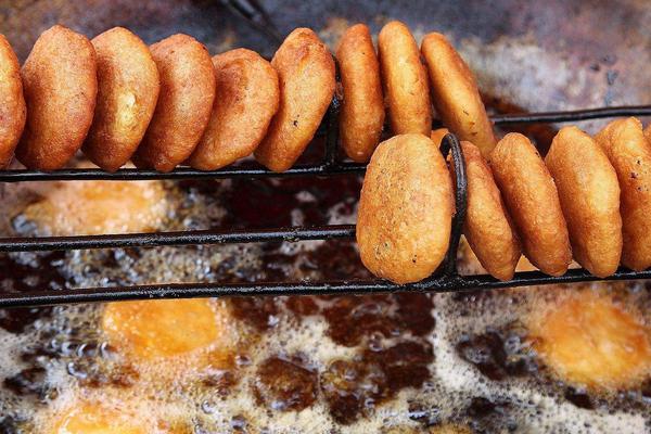 在農(nóng)村集市上擺地攤賣什么好賣又賺錢