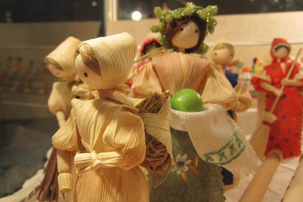 玉米皮和蒲草區(qū)別