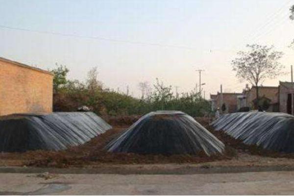 雞糞的自然腐熟方法