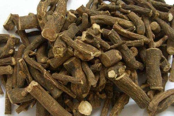 赤芍和白芍的區(qū)別是什么 芍藥是白芍嗎