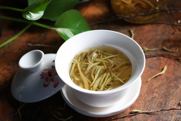 麥冬金銀花茶緩解咽炎嗎 引起咽炎的原因有哪些