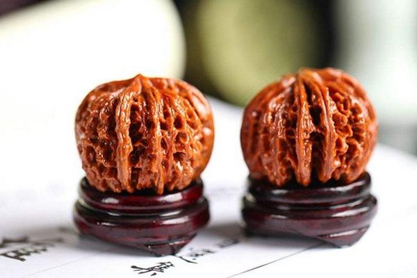 文玩核桃市場價格多少錢一對 什么是文玩核桃