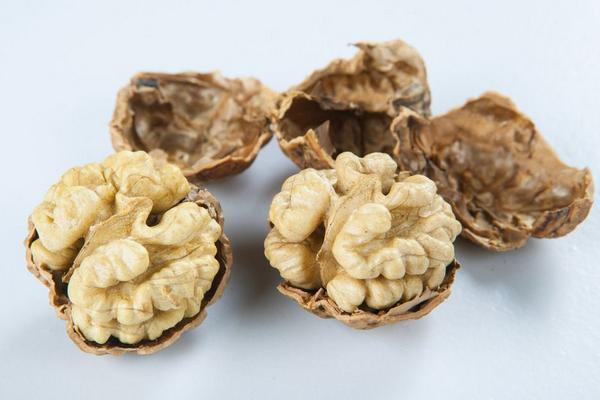 紙皮核桃是生的還是熟的 紙皮核桃的功效與作用