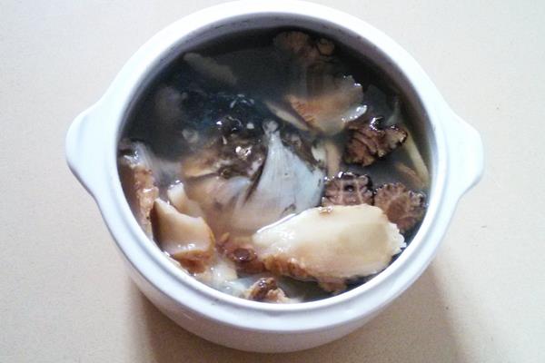 川芎白芷天麻魚頭湯的功效與作用及做法 川芎白芷天麻燉魚頭的禁忌