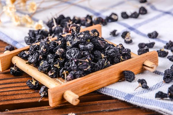 黑枸杞可以泡酒嗎 黑枸杞泡酒的功效與作用