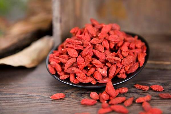 枸杞掉色正常嗎 枸杞發黑了還能吃嗎