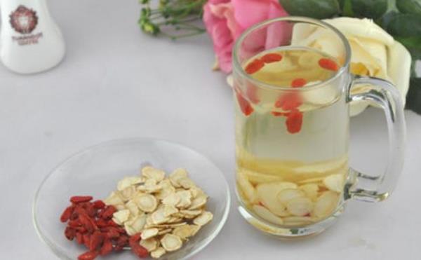 枸杞什么時間吃最好 枸杞配什么喝最好