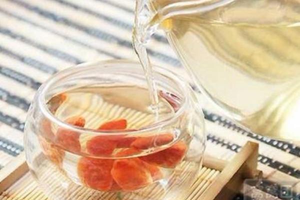枸杞泡水喝的正確方法