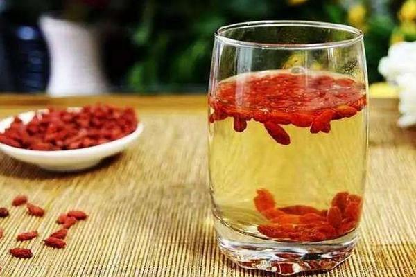 枸杞子泡水喝的害處 枸杞子食用禁忌