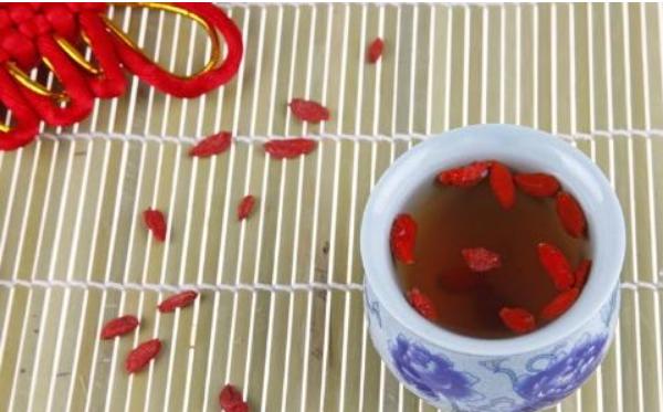 紅棗枸杞泡水喝的功效與作用 紅棗枸杞茶怎么做