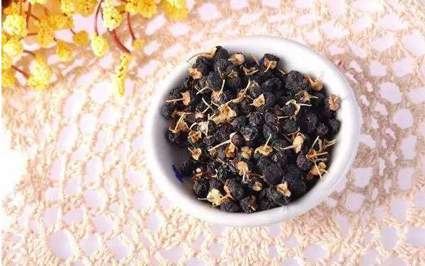 黑枸杞的功效與作用及禁忌 黑枸杞營養價值