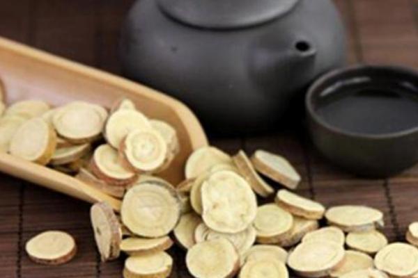 黃芪泡水喝的功效與作用及禁忌