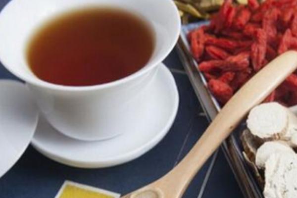 當歸黃芪泡水喝的功效與作用