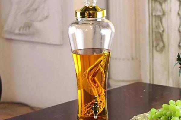 西洋參泡酒喝的功效與作用 西洋參泡酒的做法步驟