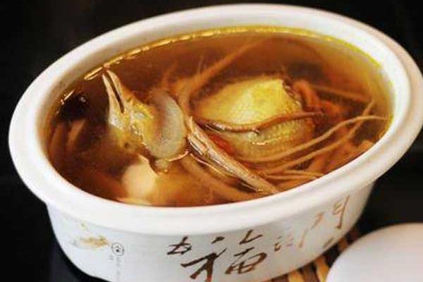 黨參黃芪燉雞湯功效與作用及做法  黨參黃芪燉雞湯的食用禁忌