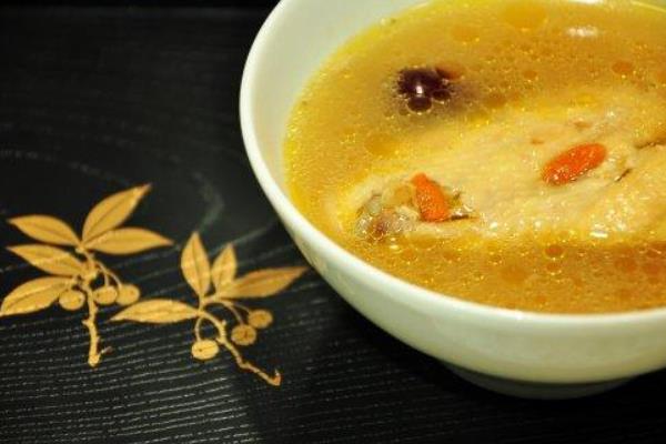 黨參黃芪燉雞湯功效與作用及做法 黨參黃芪燉雞湯的食用禁忌