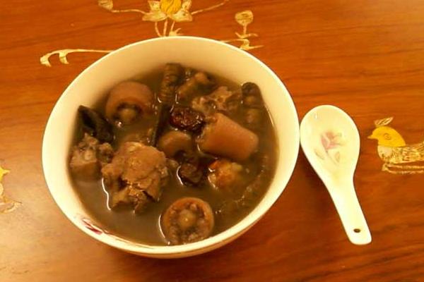 杜仲豬尾湯的功效與作用 杜仲豬尾湯的做法