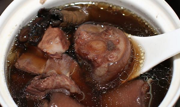 杜仲豬尾湯的功效與作用 杜仲豬尾湯的做法