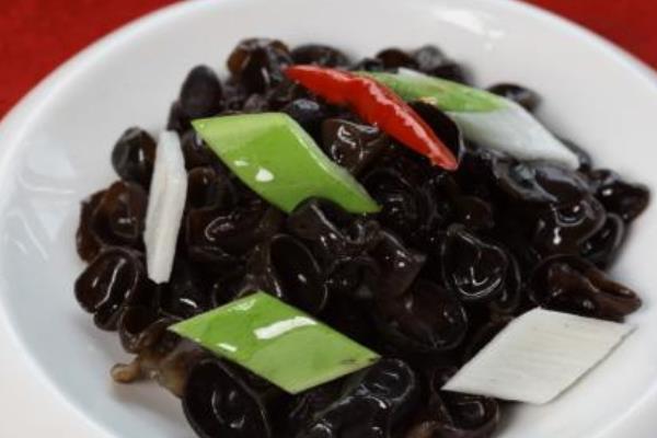 痛風能吃黑木耳嗎 黑木耳食用禁忌