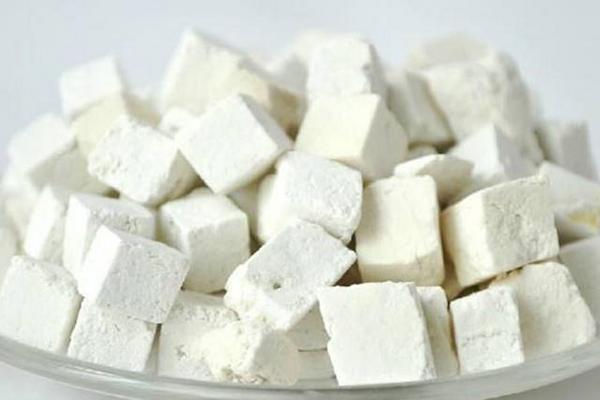 白茯苓與茯苓的區別是什么 白茯苓的藥理作用