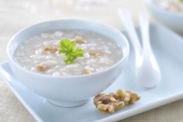 白茯苓與茯苓的區別是什么 白茯苓的藥理作用