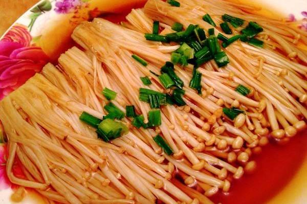 爆炒金針菇正宗做法 爆炒金針菇怎么做簡單又好吃