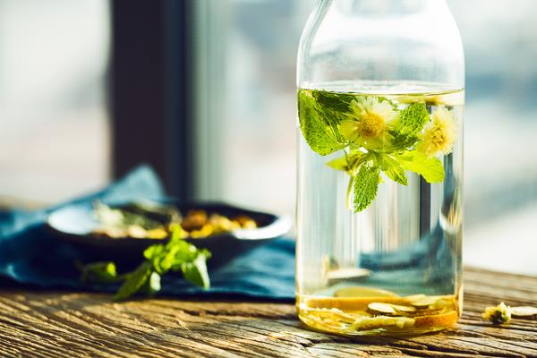 夏天喝什么茶最好 什么茶適合夏季喝（降暑解渴）