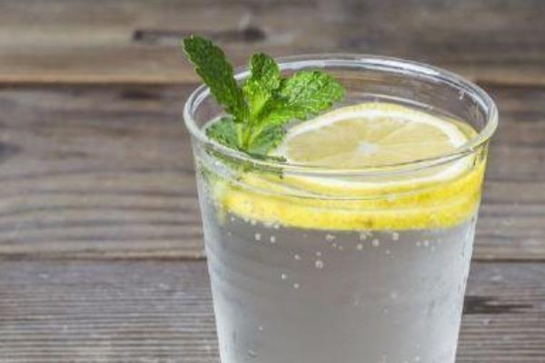 夏天要注意什么 夏天皮膚出油怎么辦