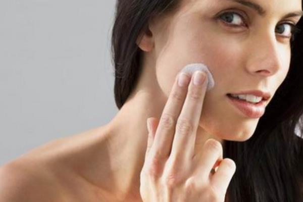 夏天要注意什么 夏天皮膚出油怎么辦