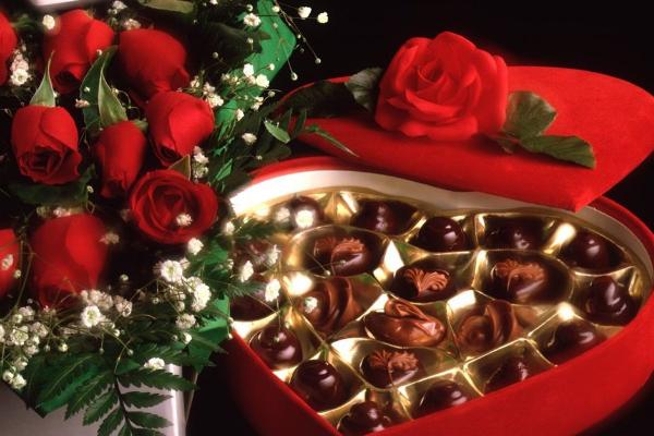 情人節(jié)送什么給女朋友好 第一次情人節(jié)應該怎么過