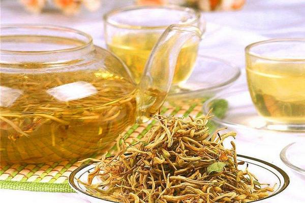 魚腥草泡水喝的功效與作用 魚腥草泡水喝有副作用嗎